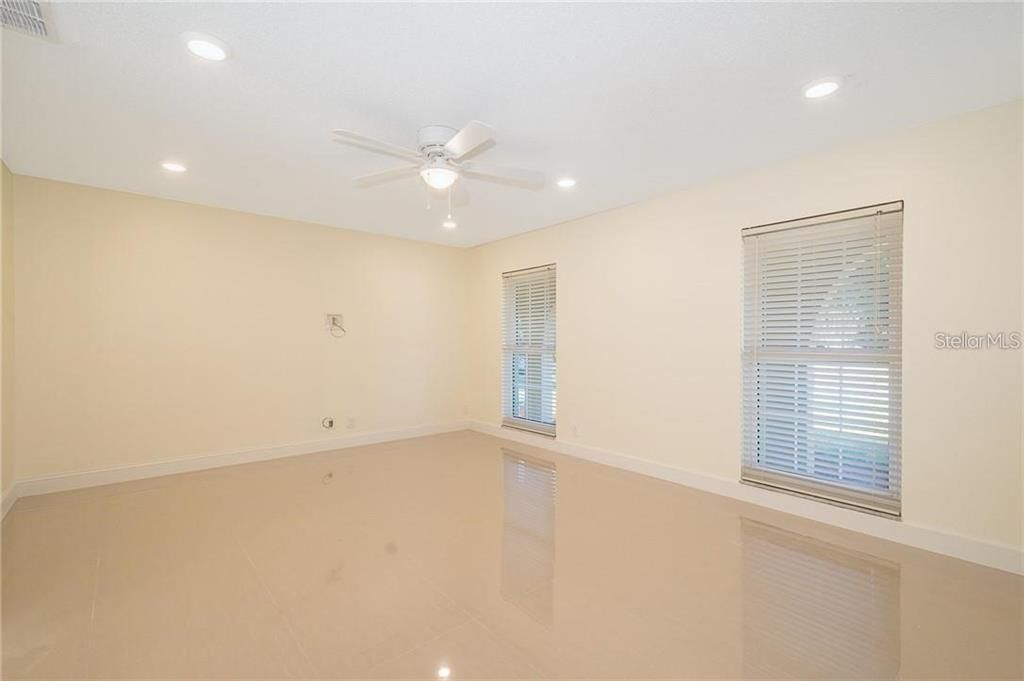 For Rent: $3,500 (4 beds, 2 baths, 2240 Square Feet)