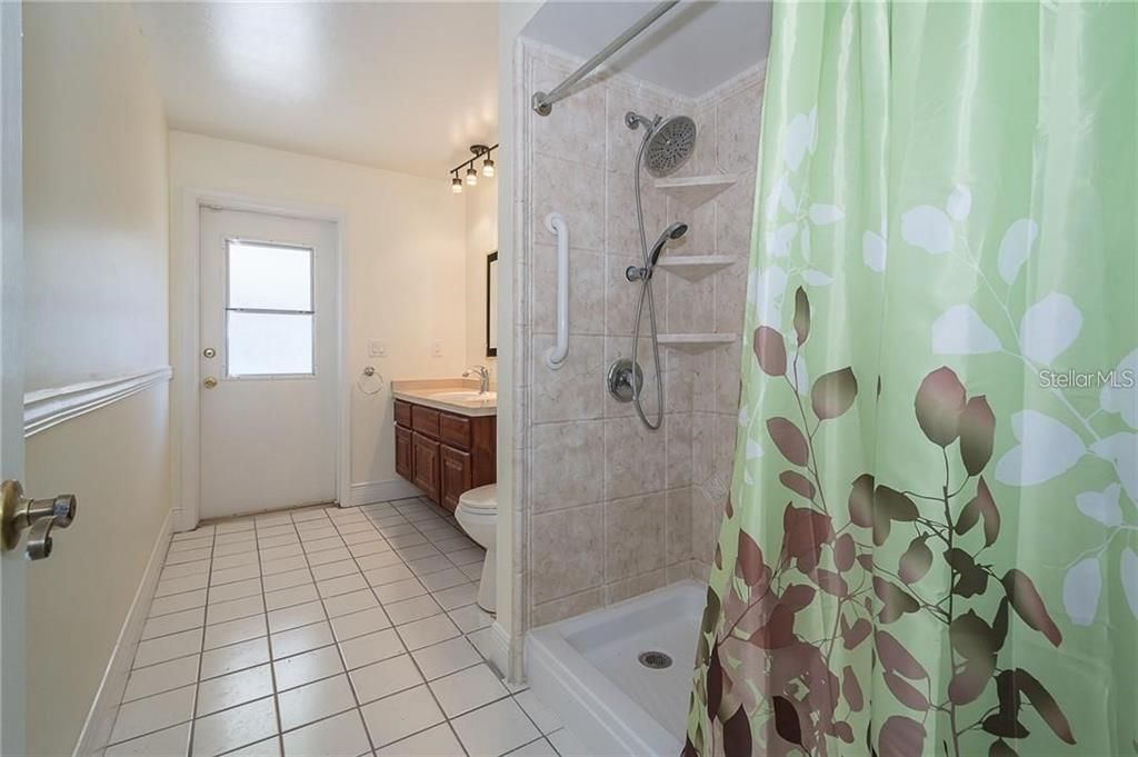 For Rent: $3,500 (4 beds, 2 baths, 2240 Square Feet)