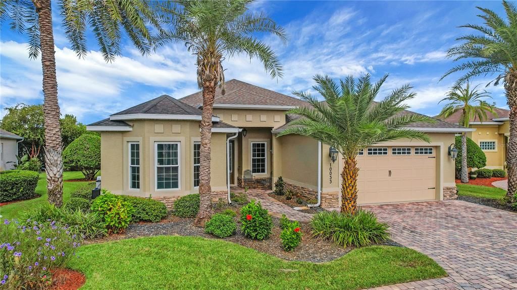 For Sale: $449,900 (3 beds, 2 baths, 2340 Square Feet)