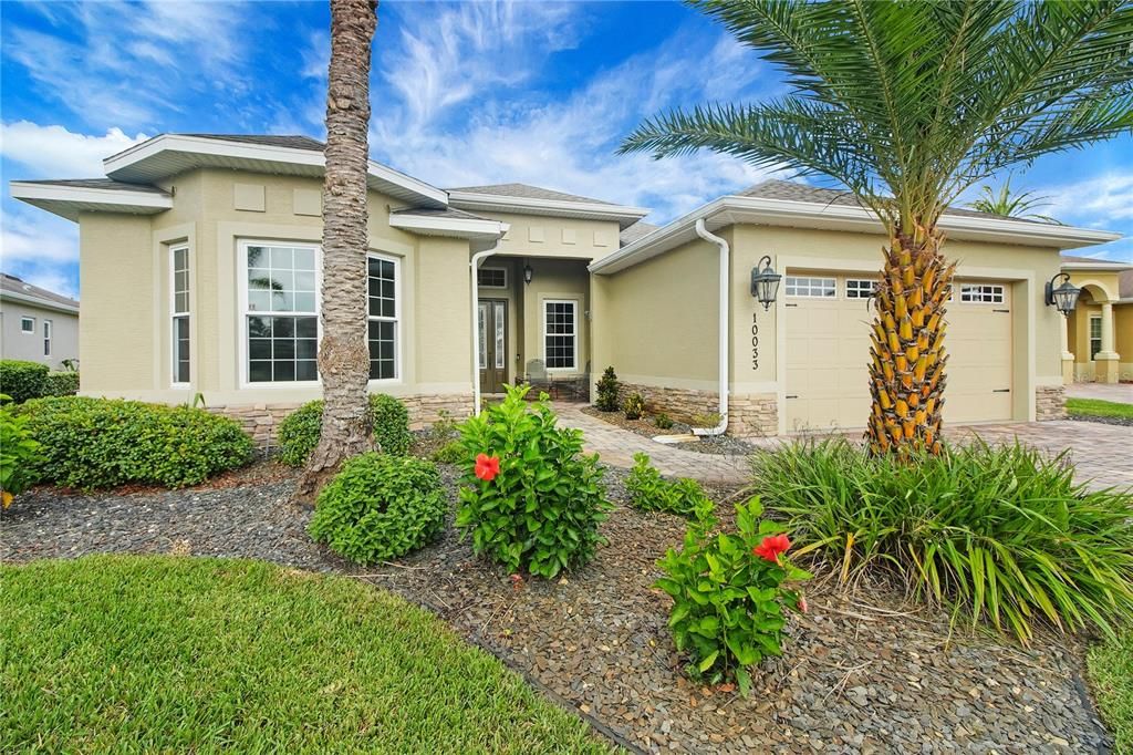 For Sale: $449,900 (3 beds, 2 baths, 2340 Square Feet)