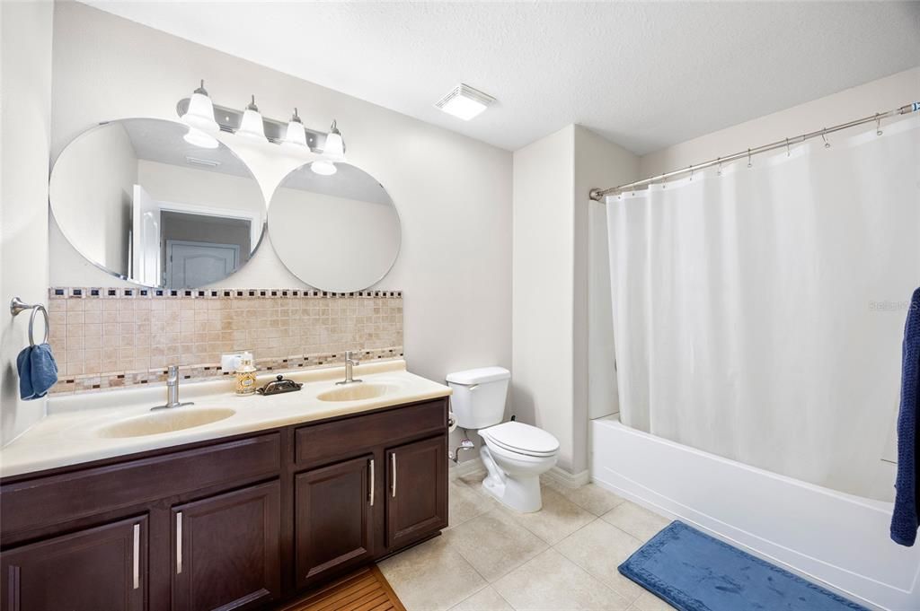 For Sale: $355,000 (4 beds, 2 baths, 2146 Square Feet)