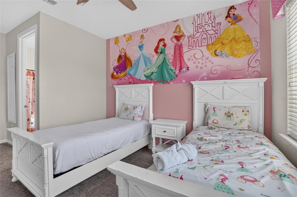 En Venta: $629,000 (7 camas, 6 baños, 3533 Pies cuadrados)