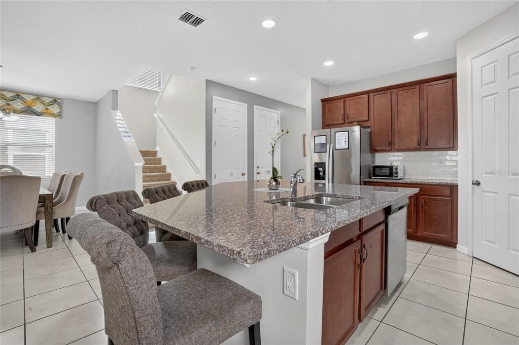En Venta: $629,000 (7 camas, 6 baños, 3533 Pies cuadrados)