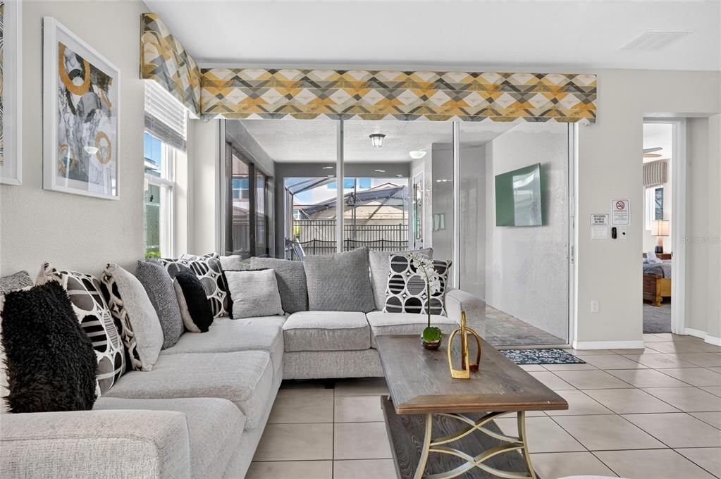 En Venta: $629,000 (7 camas, 6 baños, 3533 Pies cuadrados)