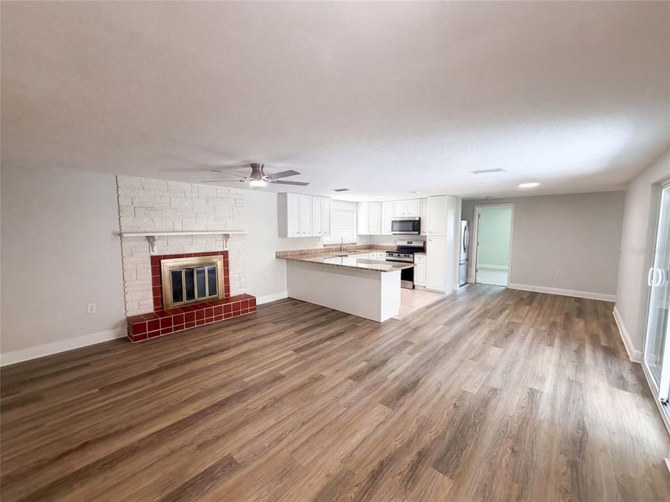En Venta: $275,000 (4 camas, 2 baños, 1546 Pies cuadrados)
