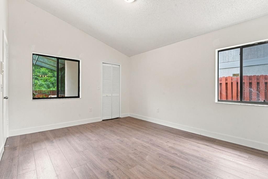 For Sale: $399,990 (4 beds, 2 baths, 1601 Square Feet)