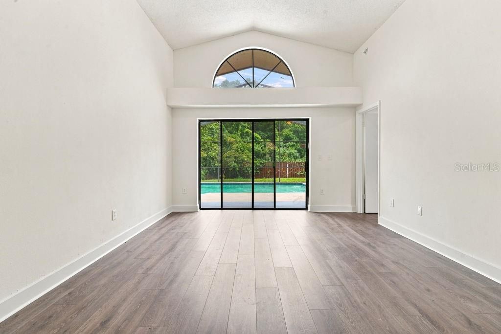 For Sale: $399,990 (4 beds, 2 baths, 1601 Square Feet)