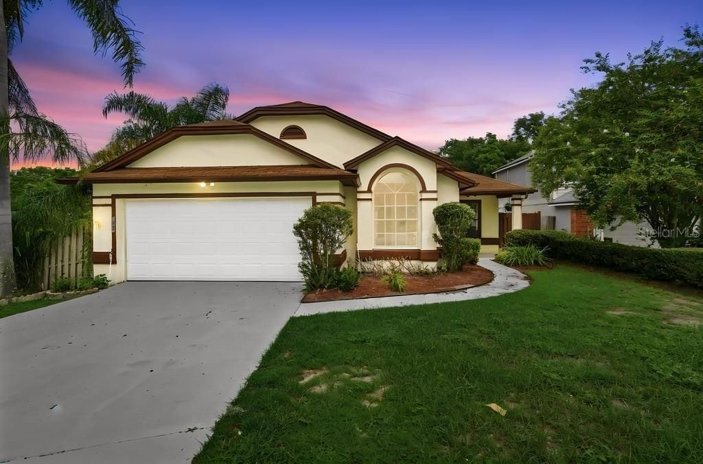 For Sale: $399,990 (4 beds, 2 baths, 1601 Square Feet)