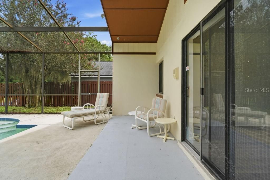 For Sale: $399,990 (4 beds, 2 baths, 1601 Square Feet)
