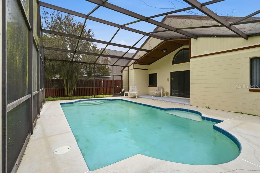 For Sale: $399,990 (4 beds, 2 baths, 1601 Square Feet)