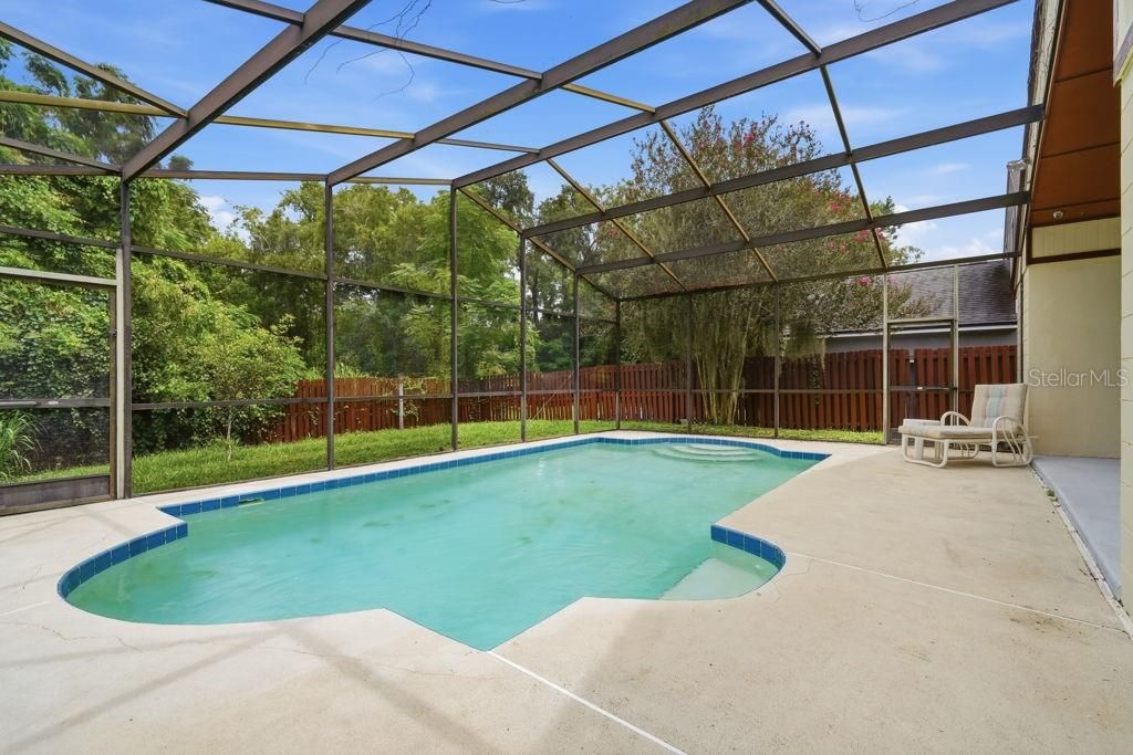 For Sale: $399,990 (4 beds, 2 baths, 1601 Square Feet)