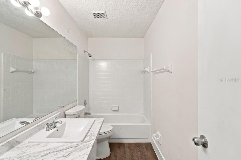 For Sale: $399,990 (4 beds, 2 baths, 1601 Square Feet)