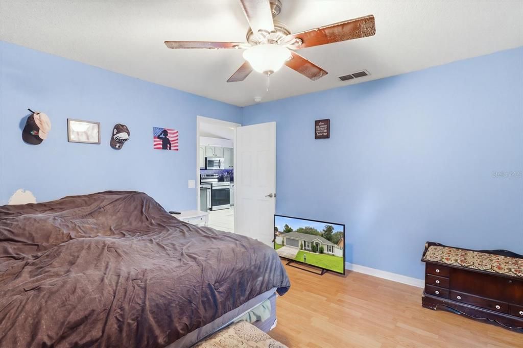 For Sale: $249,900 (3 beds, 2 baths, 1271 Square Feet)