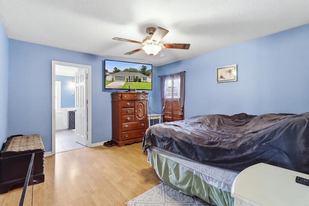 For Sale: $249,900 (3 beds, 2 baths, 1271 Square Feet)
