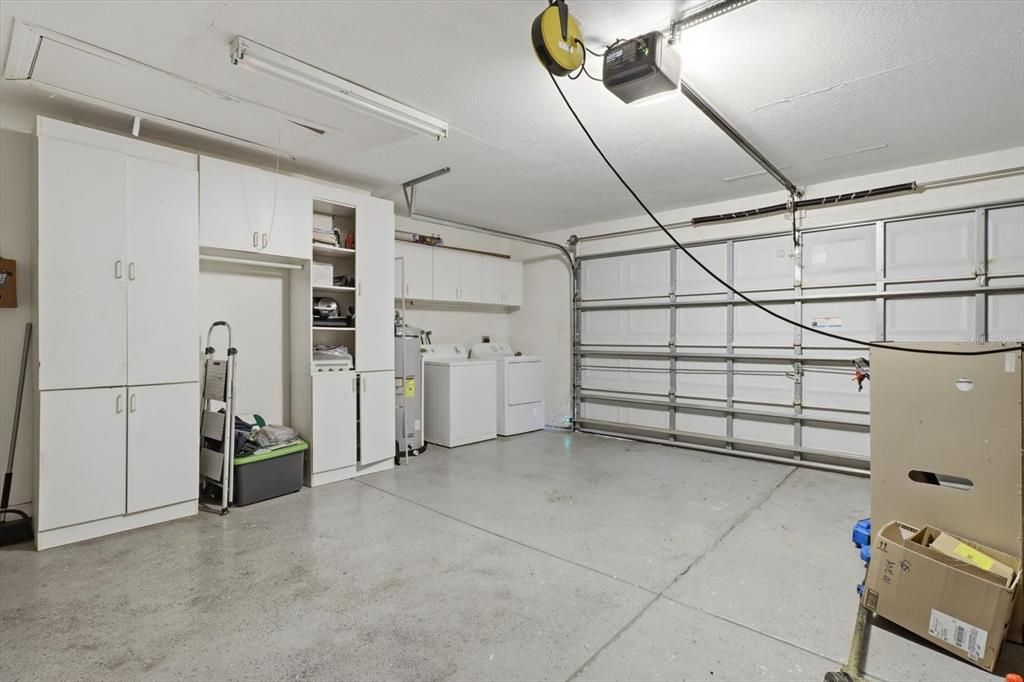 For Sale: $249,900 (3 beds, 2 baths, 1271 Square Feet)