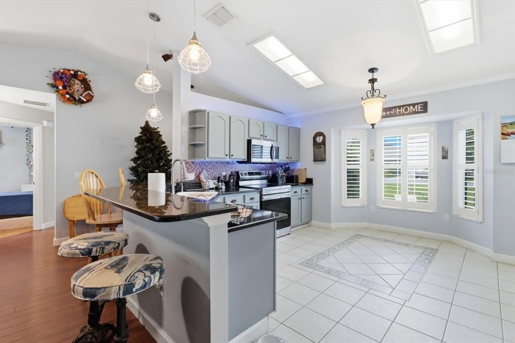 For Sale: $249,900 (3 beds, 2 baths, 1271 Square Feet)