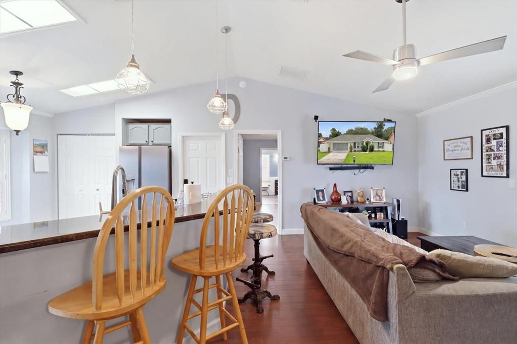 For Sale: $249,900 (3 beds, 2 baths, 1271 Square Feet)