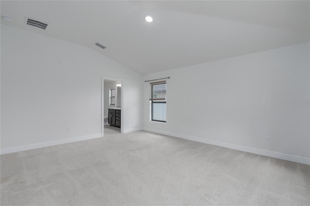 В аренду: $2,600 (3 спален, 2 ванн, 1718 Квадратных фут)