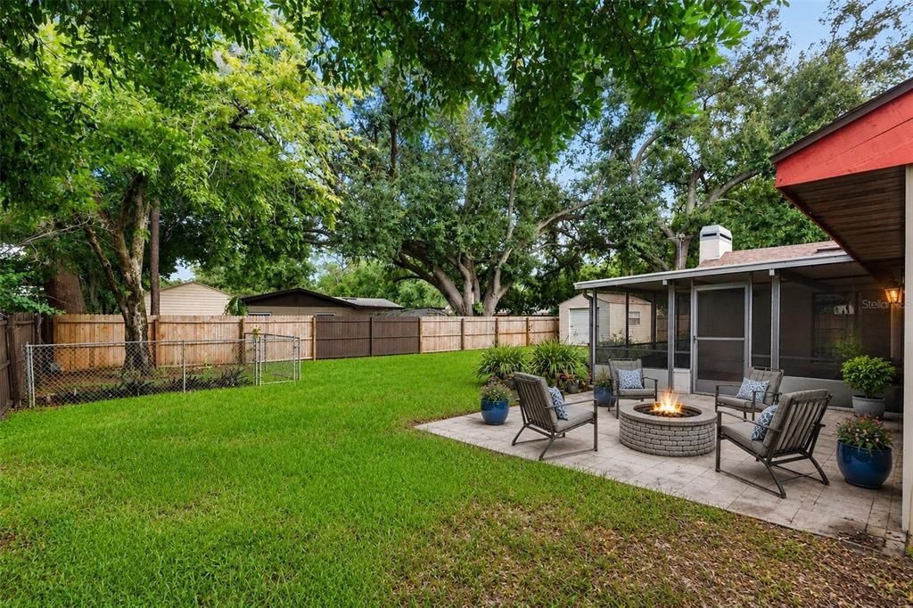 For Sale: $350,000 (3 beds, 2 baths, 1701 Square Feet)