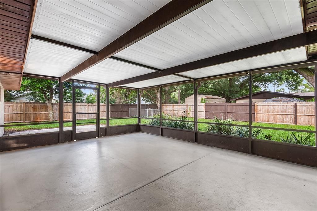For Sale: $350,000 (3 beds, 2 baths, 1701 Square Feet)