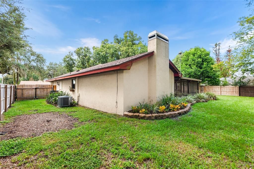 For Sale: $350,000 (3 beds, 2 baths, 1701 Square Feet)