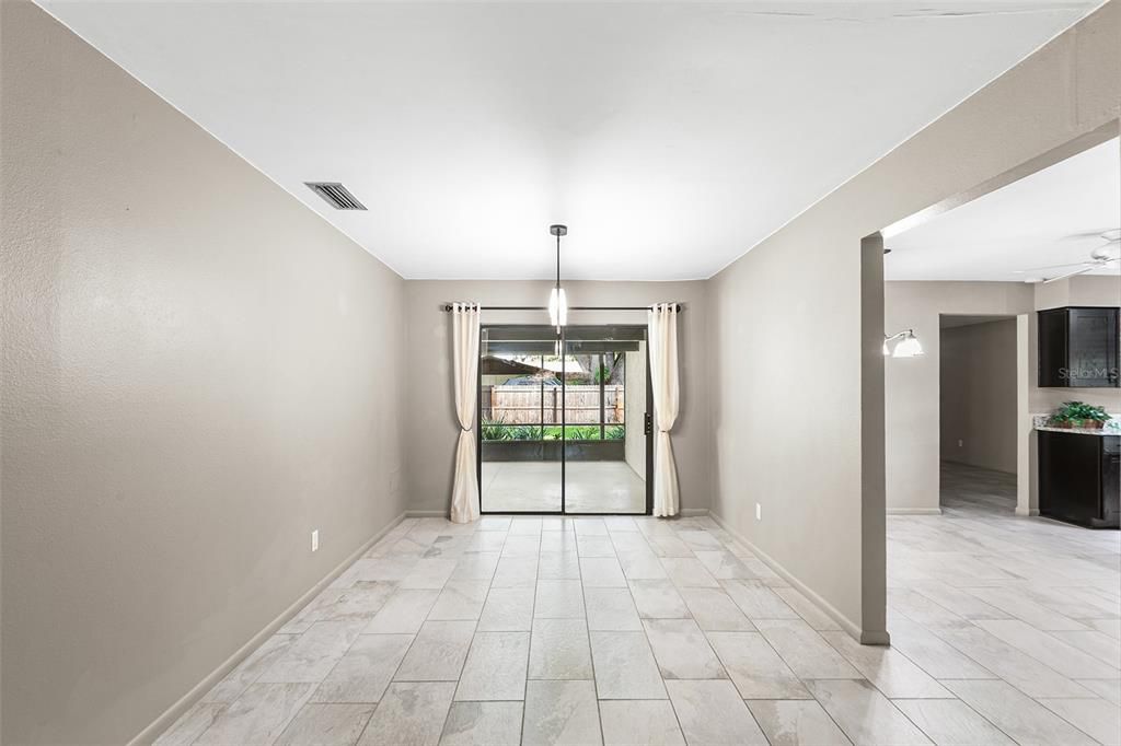 For Sale: $350,000 (3 beds, 2 baths, 1701 Square Feet)