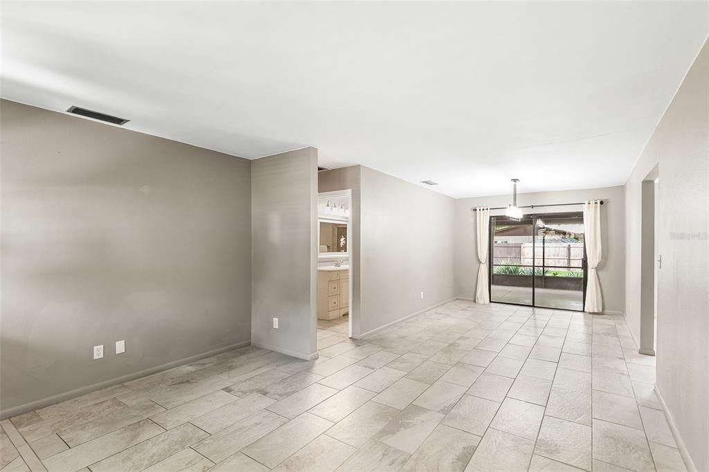 For Sale: $350,000 (3 beds, 2 baths, 1701 Square Feet)