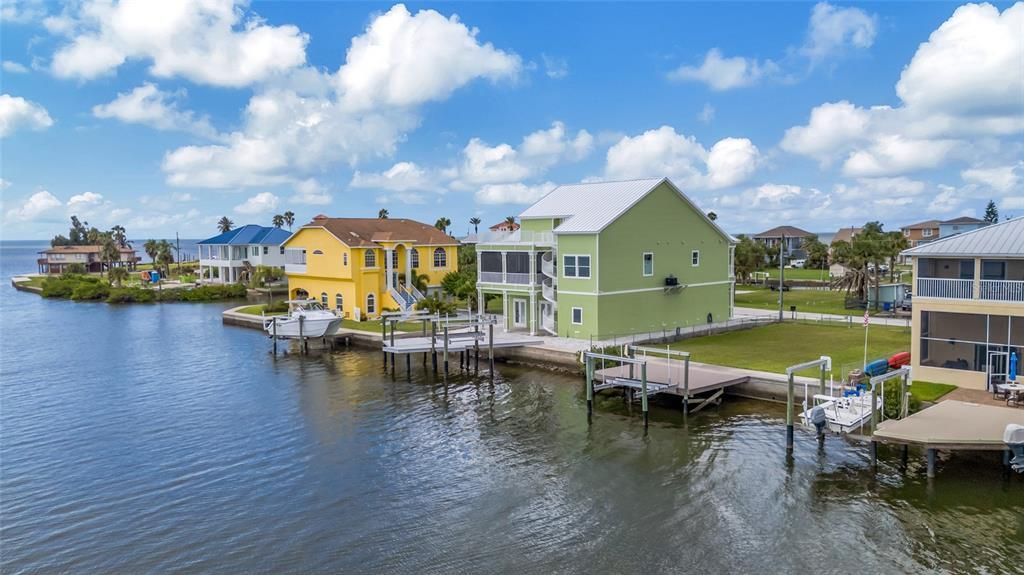 На продажу: $479,900 (0.15 acres)