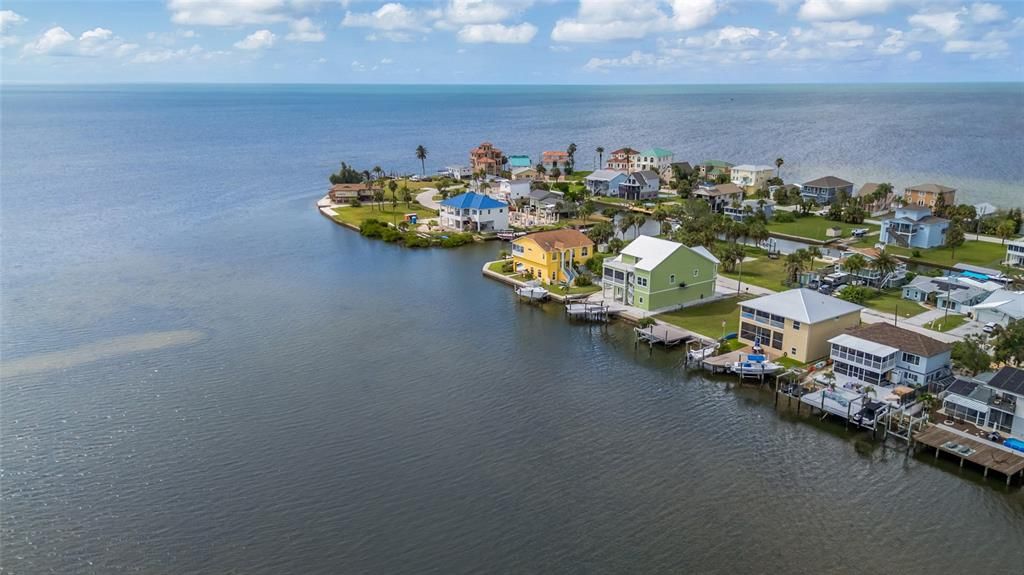 На продажу: $479,900 (0.15 acres)