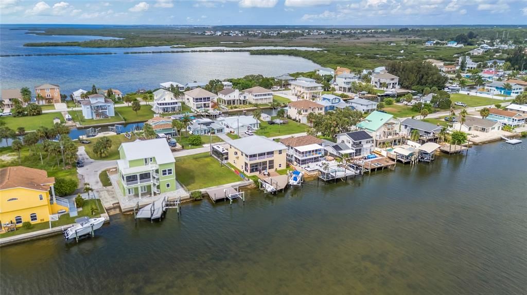 На продажу: $479,900 (0.15 acres)