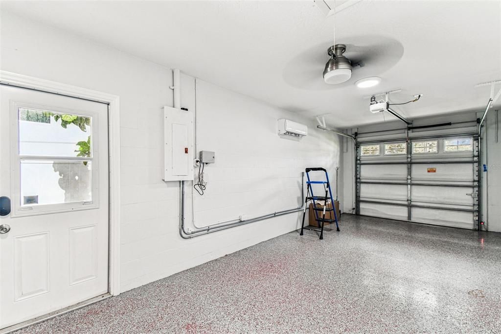 For Rent: $3,000 (3 beds, 2 baths, 1132 Square Feet)