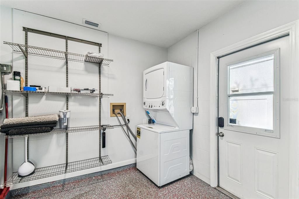 For Rent: $3,000 (3 beds, 2 baths, 1132 Square Feet)