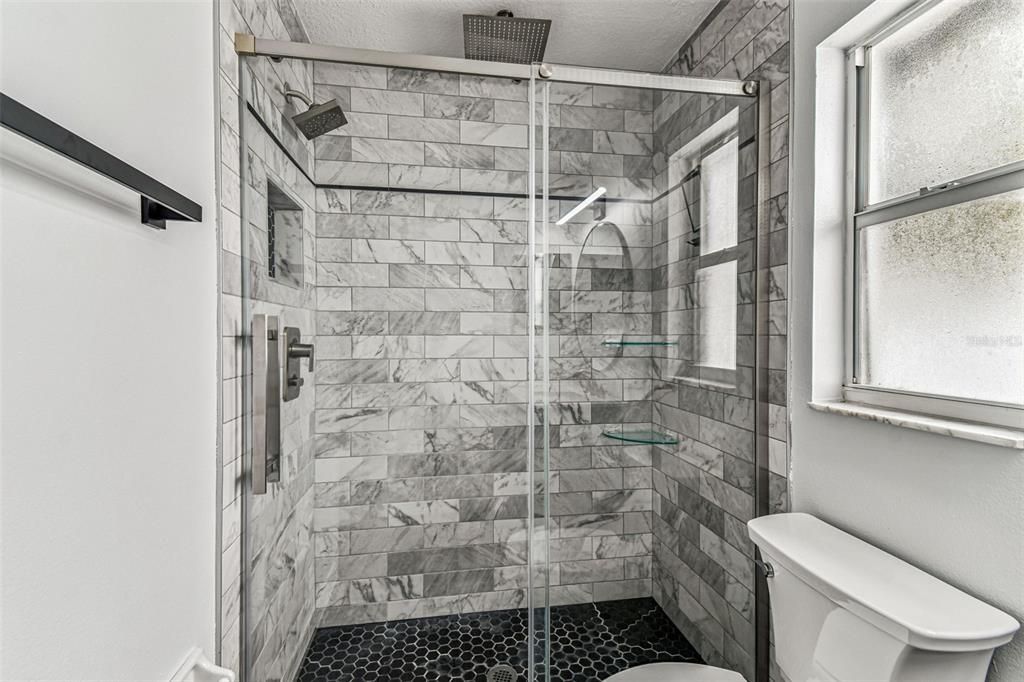 For Rent: $3,000 (3 beds, 2 baths, 1132 Square Feet)