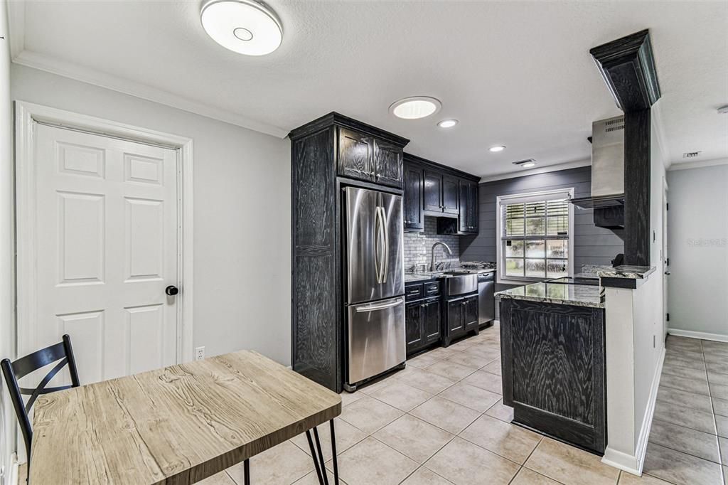 For Rent: $3,000 (3 beds, 2 baths, 1132 Square Feet)