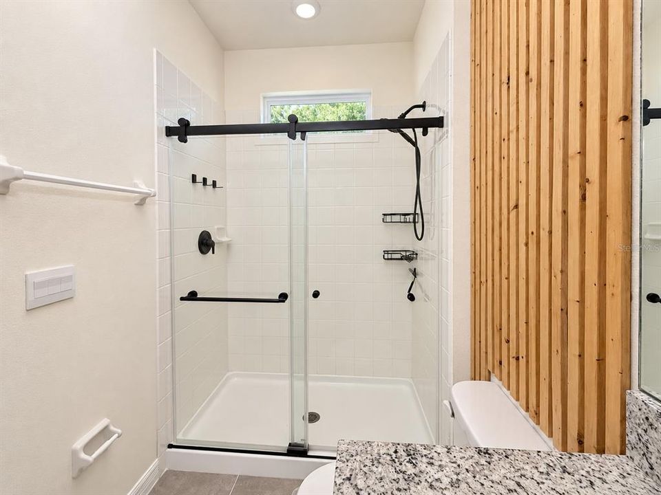 En Venta: $435,000 (4 camas, 3 baños, 2310 Pies cuadrados)