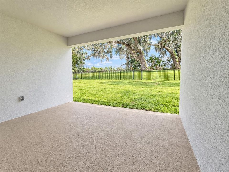 En Venta: $435,000 (4 camas, 3 baños, 2310 Pies cuadrados)