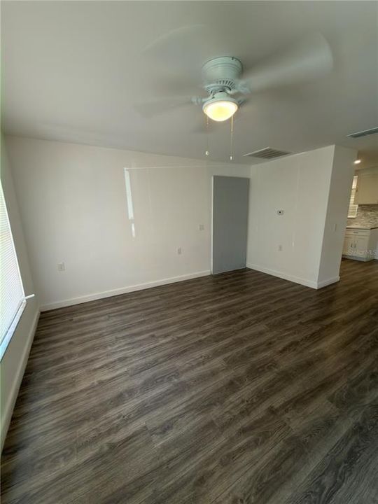 For Rent: $1,399 (2 beds, 1 baths, 950 Square Feet)