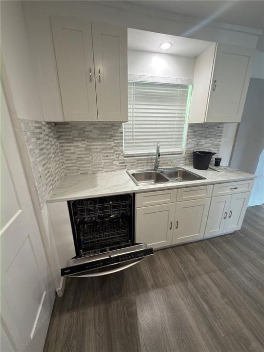 For Rent: $1,399 (2 beds, 1 baths, 950 Square Feet)