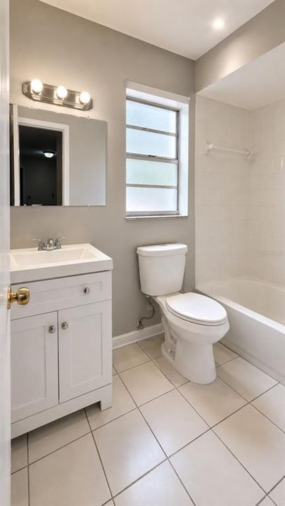 For Rent: $2,300 (3 beds, 1 baths, 1715 Square Feet)