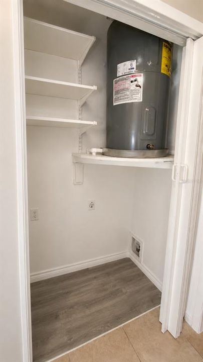 For Rent: $2,300 (3 beds, 1 baths, 1715 Square Feet)