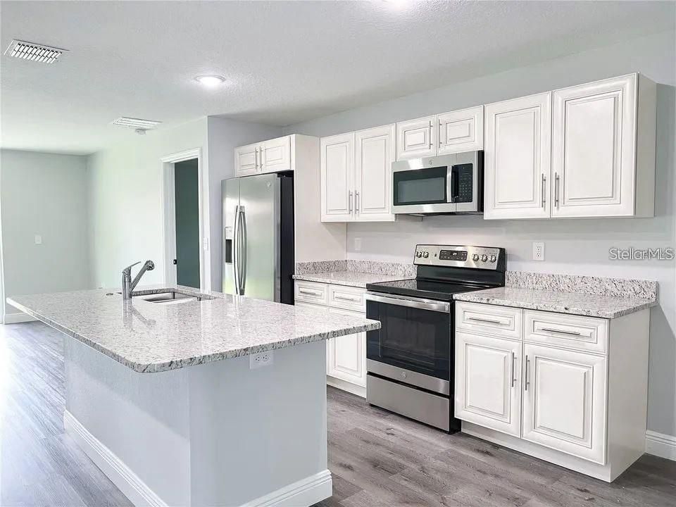 В аренду: $1,897 (3 спален, 2 ванн, 1290 Квадратных фут)