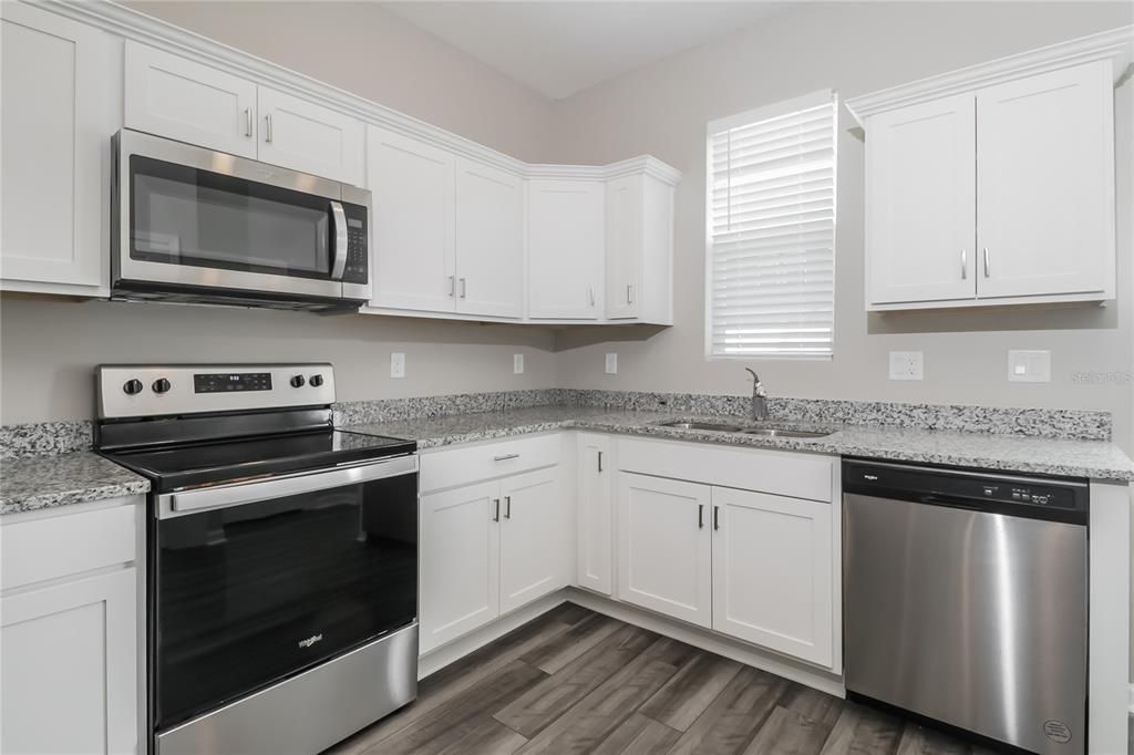 For Sale: $295,000 (3 beds, 2 baths, 1174 Square Feet)