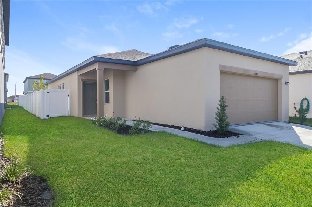 For Sale: $295,000 (3 beds, 2 baths, 1174 Square Feet)