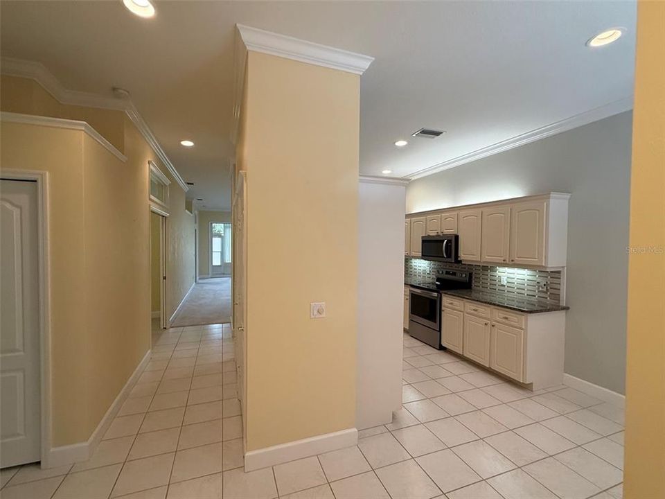 For Sale: $295,000 (3 beds, 2 baths, 1684 Square Feet)
