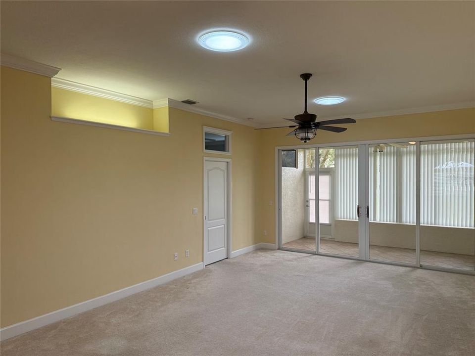 For Sale: $295,000 (3 beds, 2 baths, 1684 Square Feet)