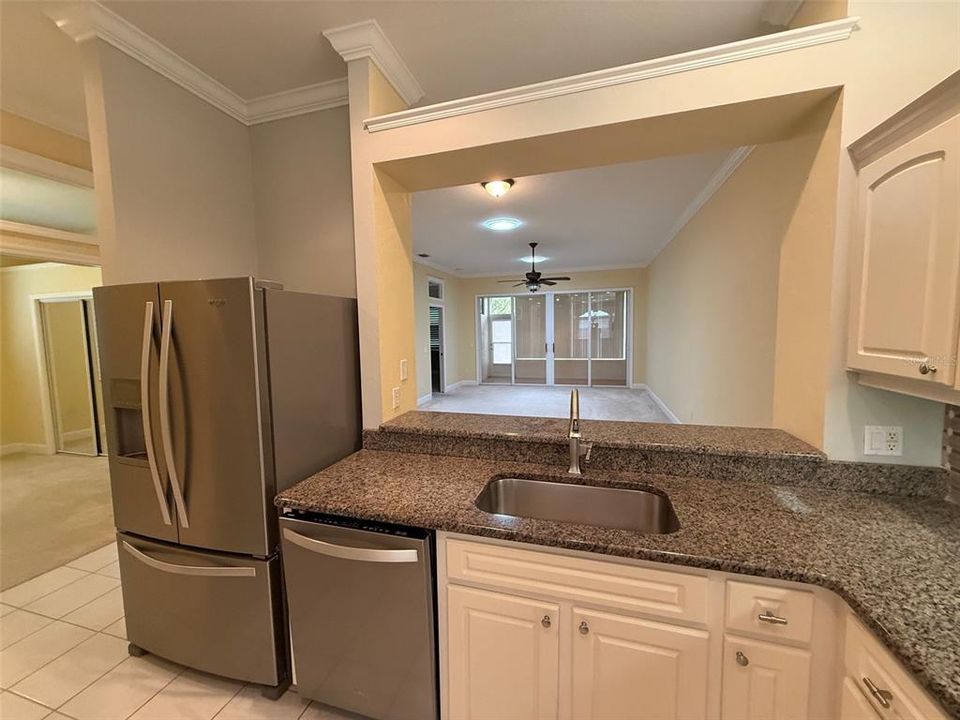 For Sale: $295,000 (3 beds, 2 baths, 1684 Square Feet)