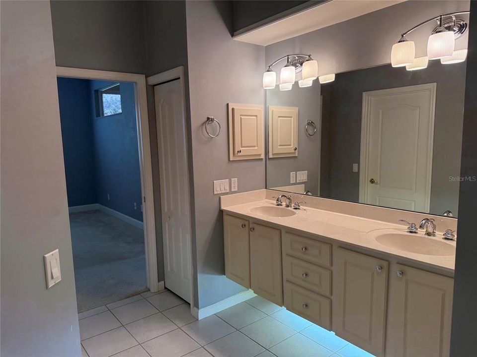 For Sale: $295,000 (3 beds, 2 baths, 1684 Square Feet)