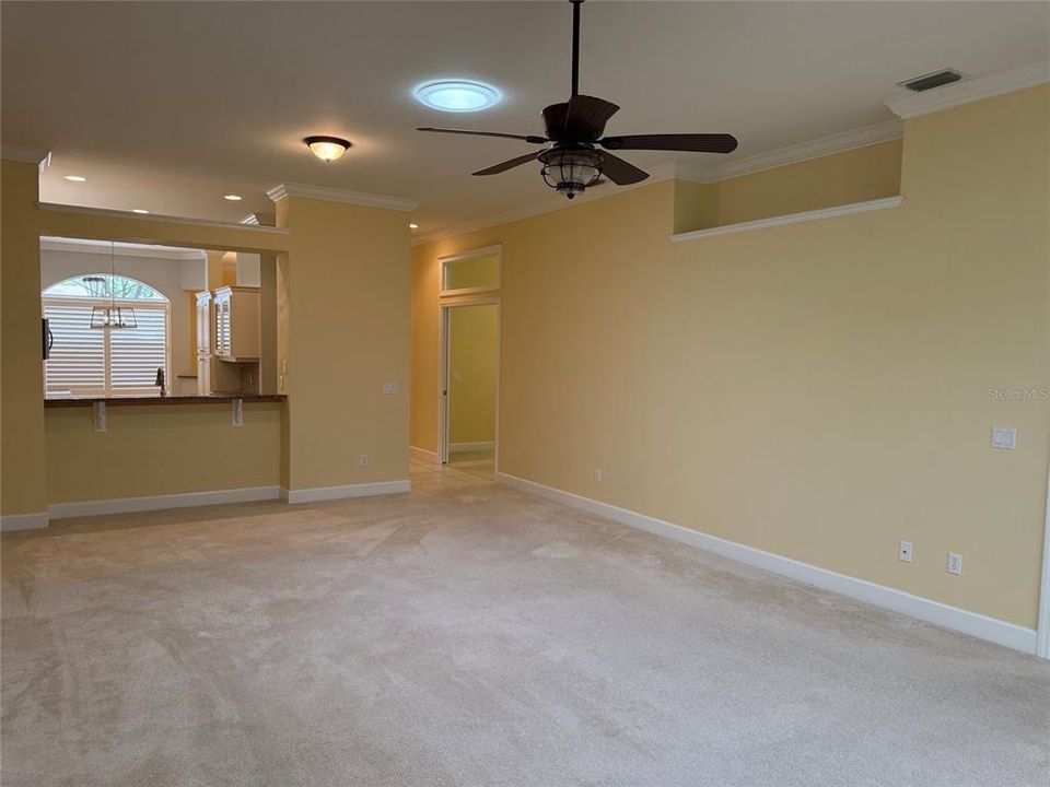 For Sale: $295,000 (3 beds, 2 baths, 1684 Square Feet)
