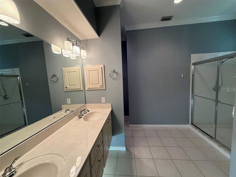 For Sale: $295,000 (3 beds, 2 baths, 1684 Square Feet)
