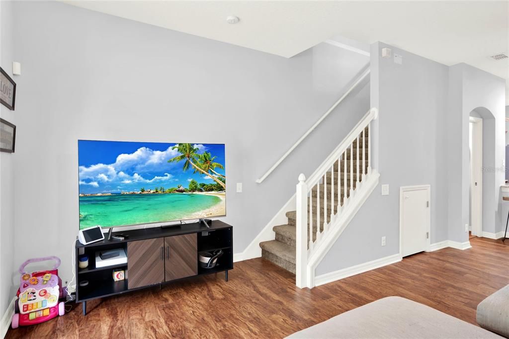 For Sale: $235,000 (2 beds, 2 baths, 1240 Square Feet)